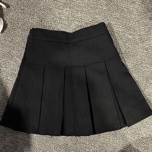 NEVER WORN lewkin Black Pleated Skirt